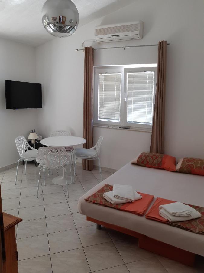 Apartments With A Parking Space Sumpetar, Omis - 11798 Jesenice (Split-Dalmatia) Exterior foto
